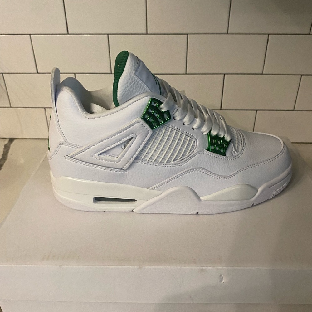 Mens Jordan Retro 4 Green Metallic Size 7.